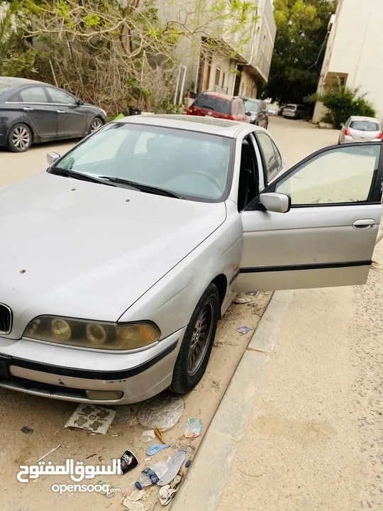 سيارة BMW528
