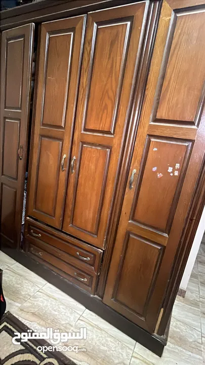 غرفة نوم اطفال/ شباب 2 تخت مفرد وخزانه قياس 210 في 250 في عمق 60 وتسريحه مع مراي
