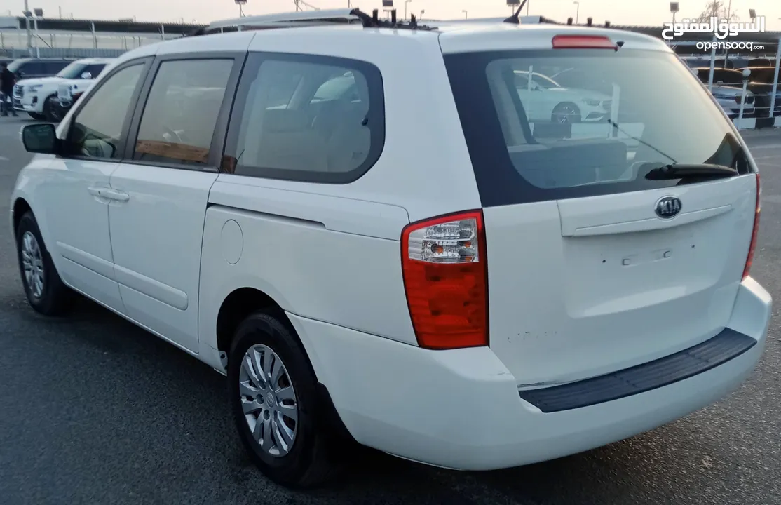 Kia Carnival V6 3.3L Model 2015