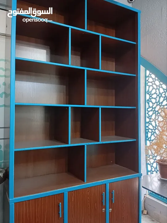 فرصة نادرة لأصحاب المكاتب والشركات الناشئة! أثاث مكتبي متكامل ومستعمل بحالة ممتازة – للبيع بسعر مميز