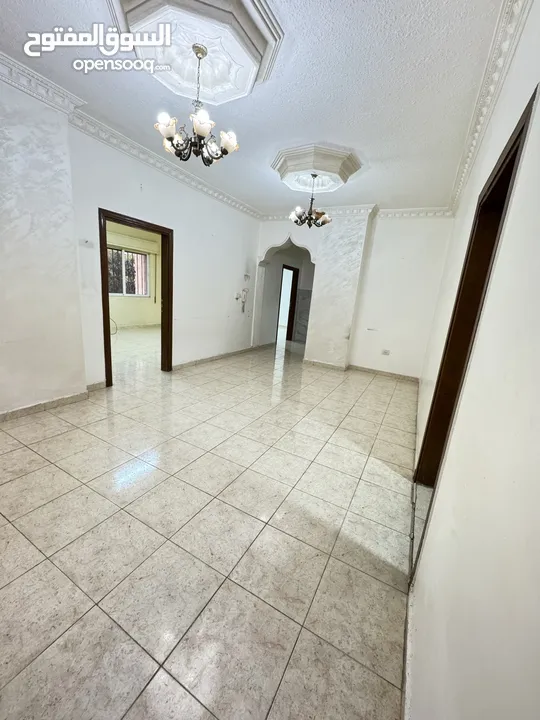 منزل طابق ارضي للبيع يوجد مدخلين للمنزل  في ضاحية الياسمين السعر 57400الف
