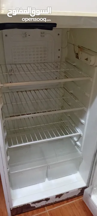 ثلاجه اكما بحاجه الى تغيير شبر
