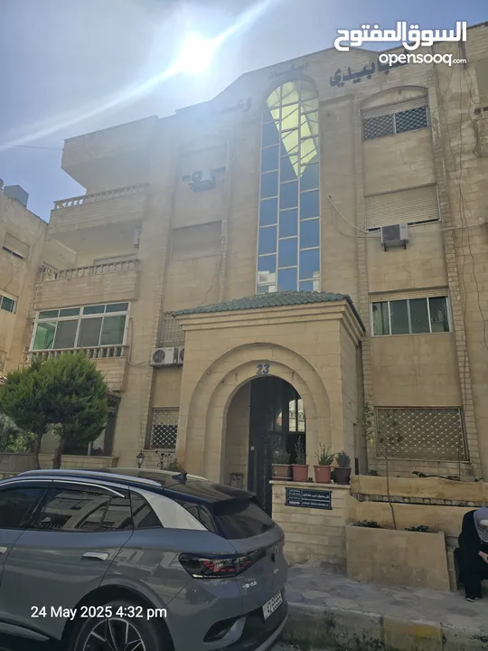 شقة مميزه للبيع،شارع المدينة المنوره خلف ماكدونلز 3نوم،ط1، تصلح للسكن او الاستثمار،من المالك مباشرة