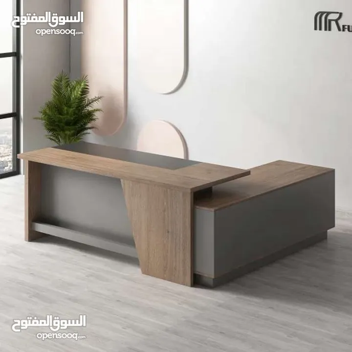 مكتب 140*70 مع جانبيه 80*40 وطاولة وسط تفصيل خشب مستورد بسعر المصنع