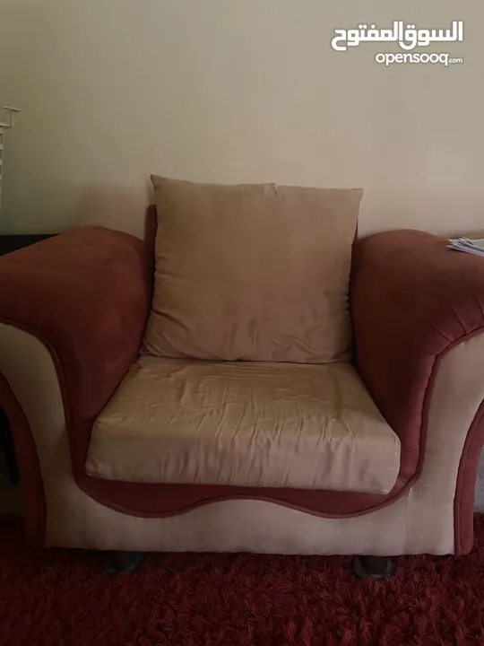 كنب مستعمل في حالة ممتازة