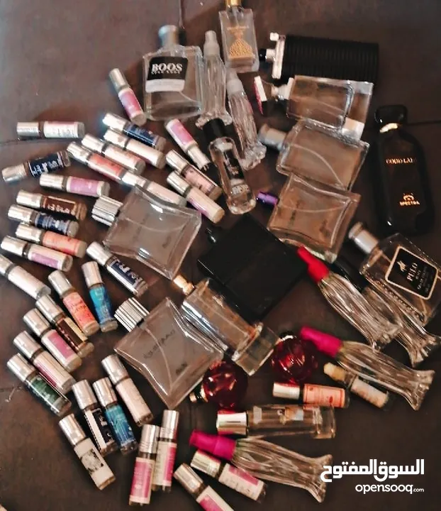 بيع زجاجات عطور بعدة احجام والوان زجاج قوي وثقيل فيه زجاجات الكبيرة والصغيرة الرفيعه والعريضه