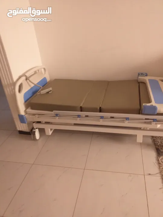 سرير طبي كهربائي مستعمل للبيع
