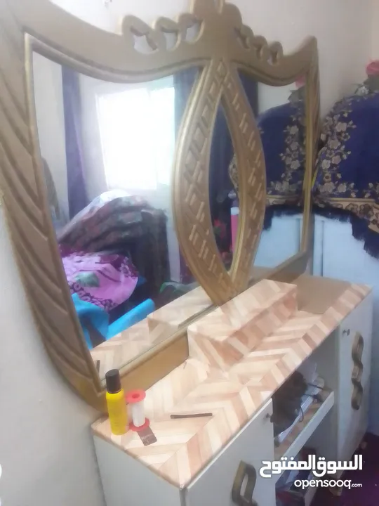 غرفه نوم وطقم كنب للبيع