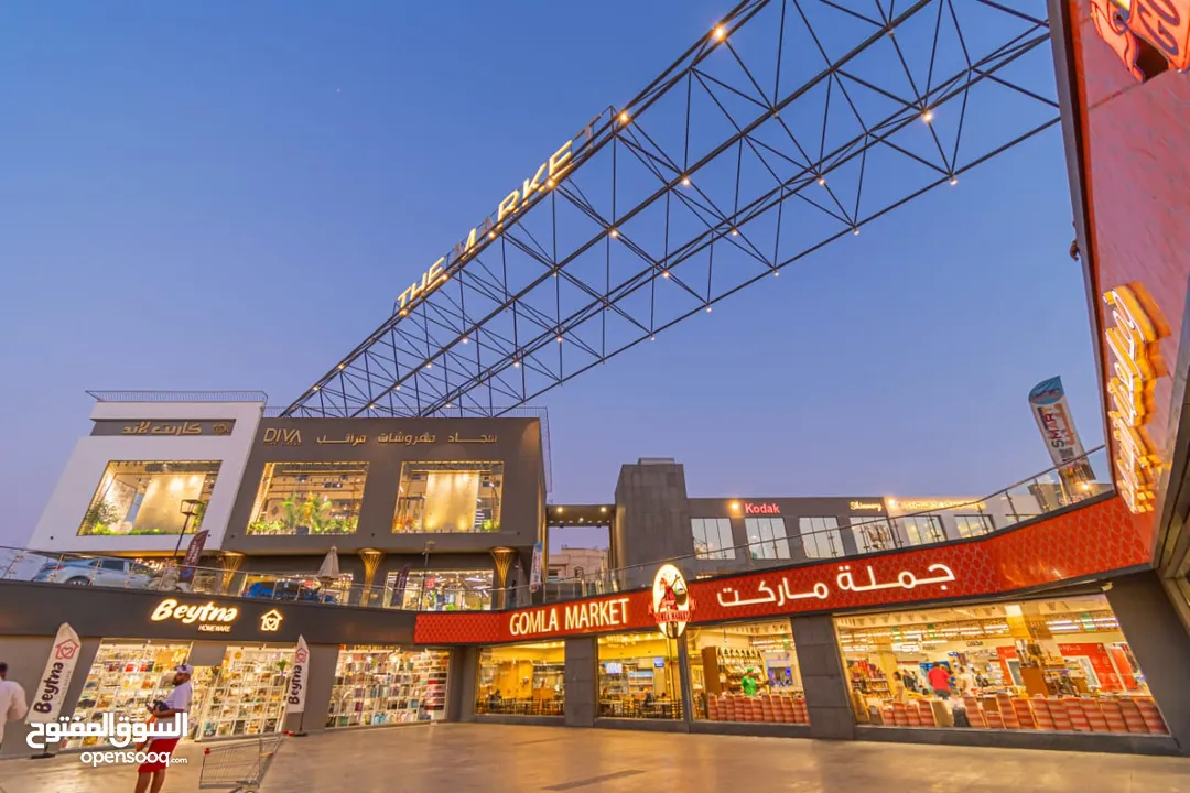 محل متأجر للبيع في the market mall القاهره الجديده علي جمال عبدالناصر مباشره عائد شهري+زياده سنويه