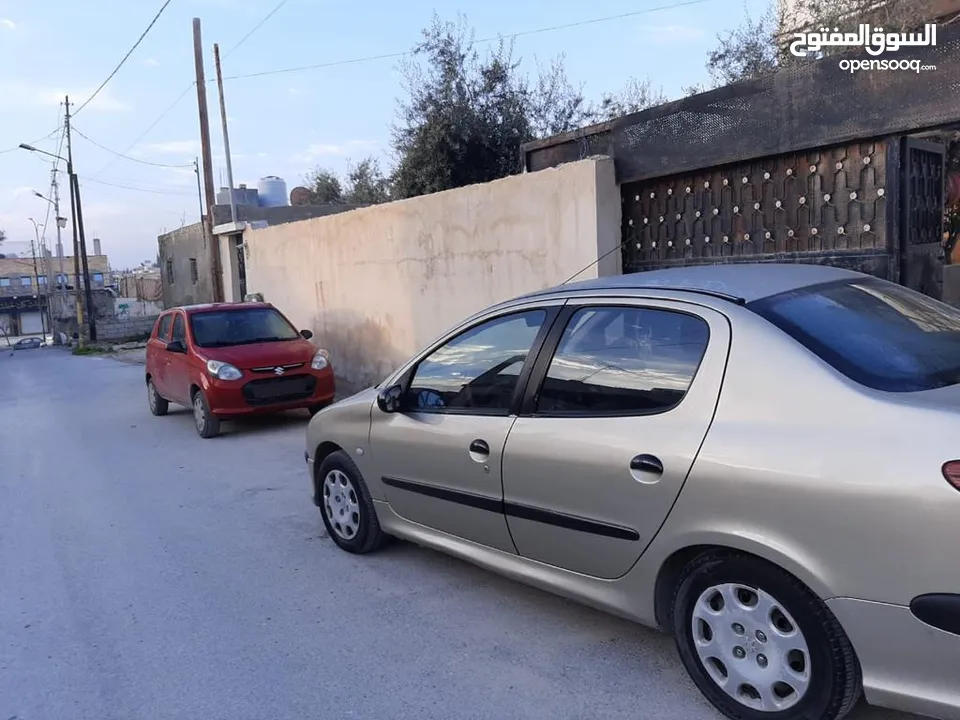 بيجو 206 موديل 2010، لون ذهبي، للبيع بسعر مغري بداعي السفر