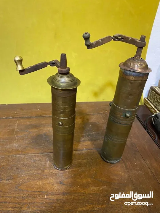 قطع أنتيكا مختلفة