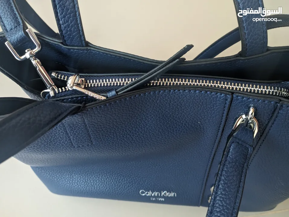 حقيبة Calvin Klein جديدة