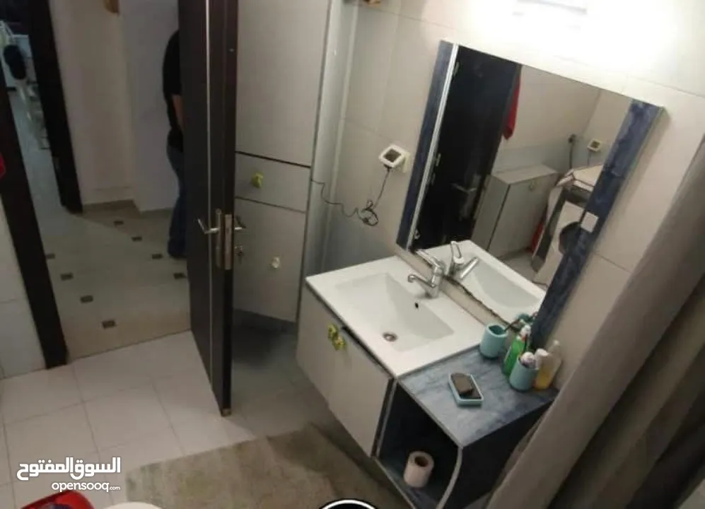 غرفة مفروشة للايجار لصبيه