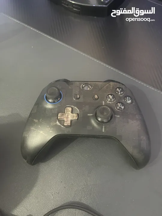 يدين تحكم Xbox إصدار Phantom White و PUBG بحالة ممتازة وسعر مغري
