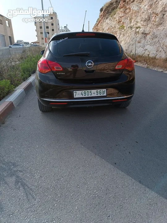 Opel astra j بسعر البلاش