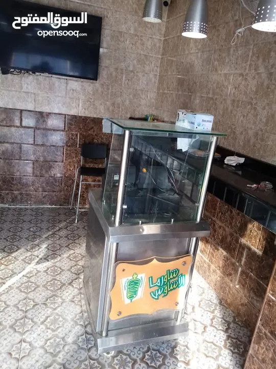 بيع عده مطعام شاورما كامله شبه جديده