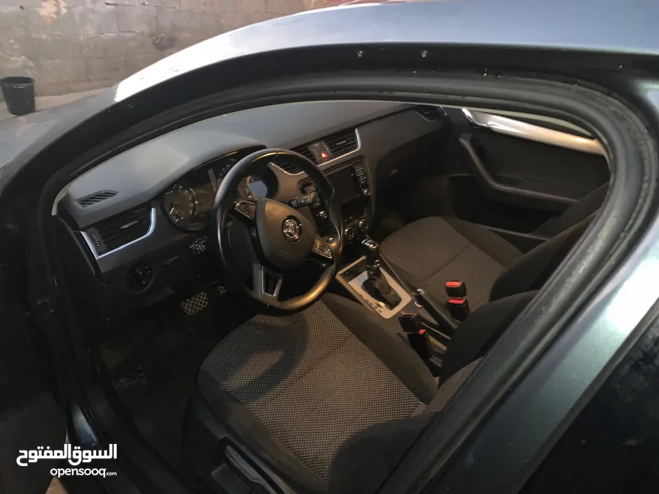 سكودى اوكتافيا 2016  ماطور 2000ديزل اوتمات فحص نضيف عداد اصلي 130