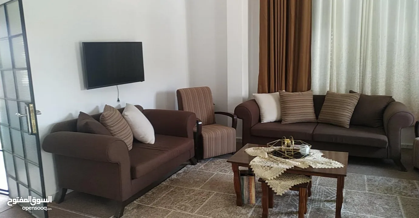 طقم كنب 9 مقاعد فخم بحالة ممتازة
