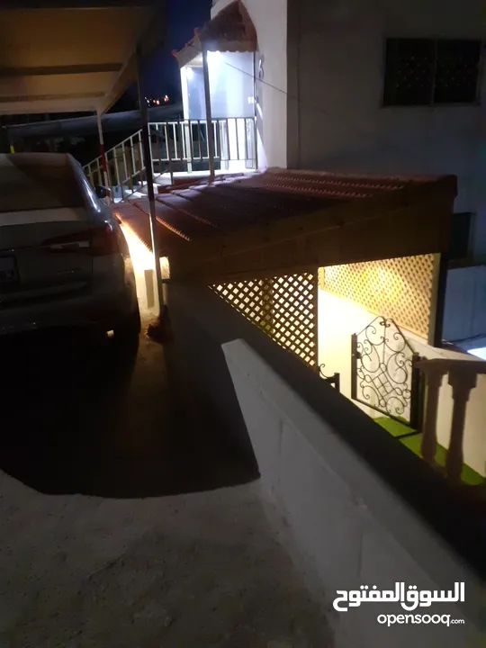 شقة طابقية للبيع السلط البحيرة
