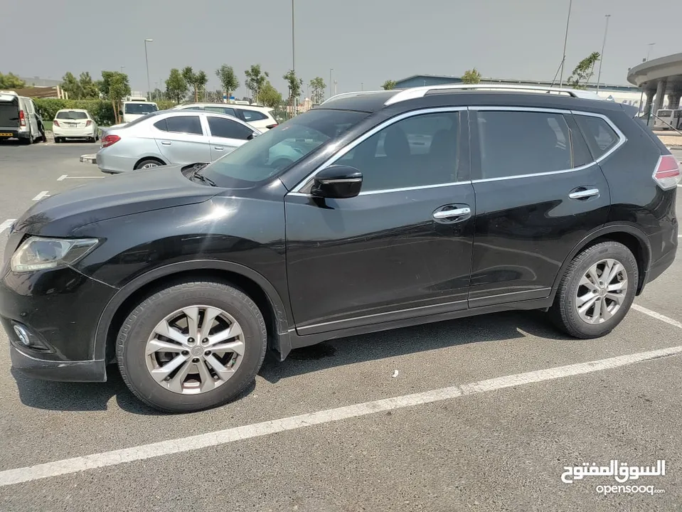 Nissan X-Trail SV 2.5L 2015 - 7 Seater - Black - GCC Spec - Good Condition - Best for Family Purpose