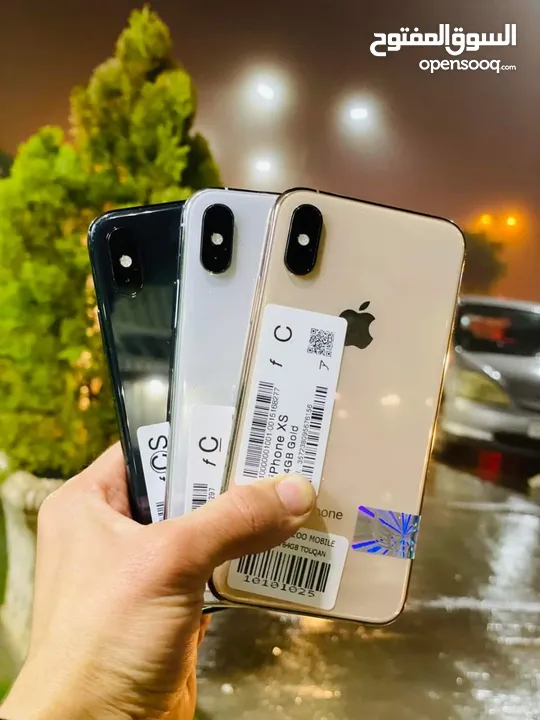 متوفر ايفونات XS الاصلي جيجا 64  و 256 بطارية مشكل هدية كفر ولزقة وشاحن الاصلي متوفر توصيل