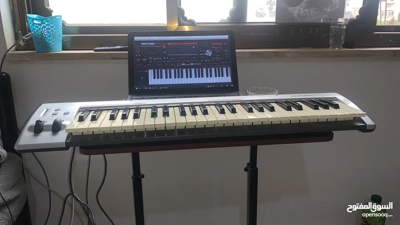 ميدي كيبورد midi keyboard  للعزف