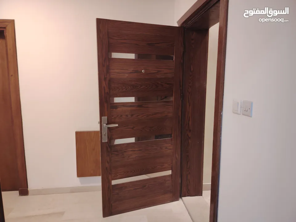 شقة فارغة للايجار عبدون