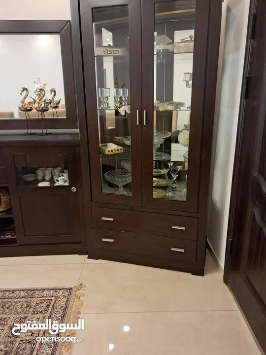 طقم سفرة 8 كراسي . درسوار . فضية