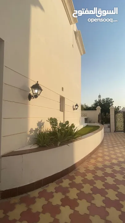 6Me28-Fabulous 5BHK Villa for rent in Qurm, Al Sarooj Street