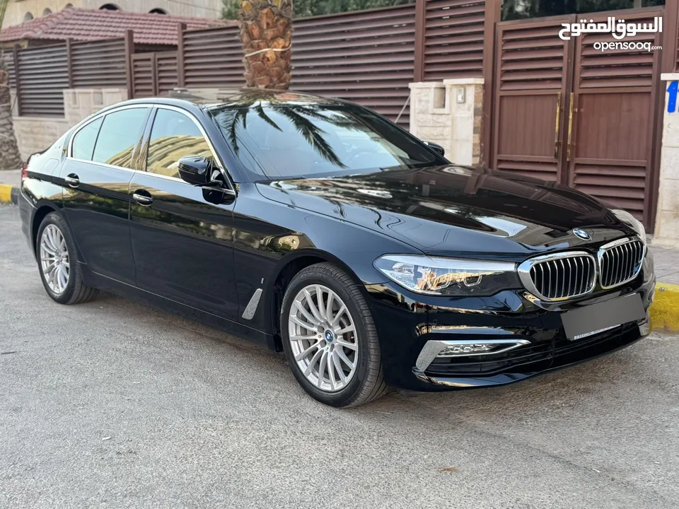 BMW 530e Fully loaded 7 Jayed  Bought from dealership    Abu Khader Automotive  60,000km only
