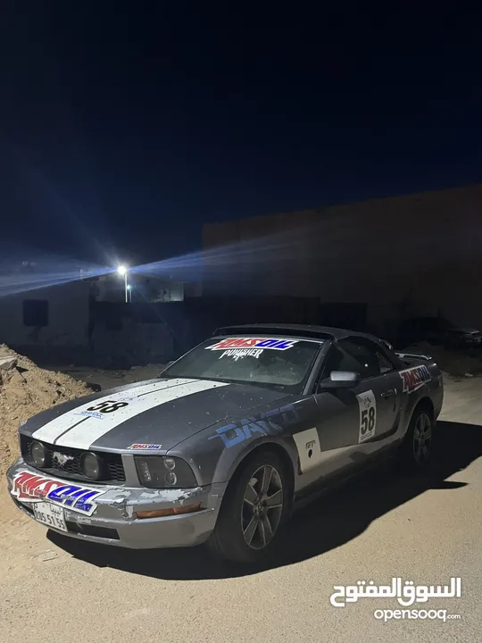 موستانج gt V8