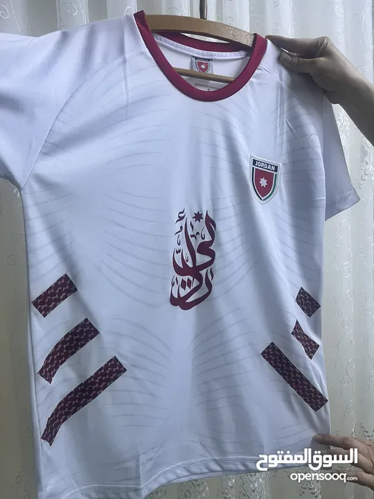 تيشرتات المنتخب طباعتنا نوعية جيدة جداً للبيع سعر 10 دنانير القطعة الثلاث قطع ب 25 دينار آخر 5 قطع