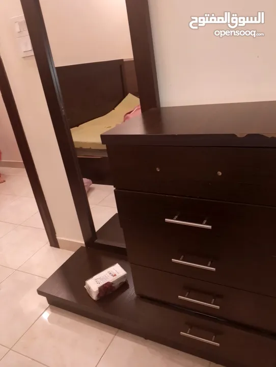 غرفه نوم للبيع من دون خزانه