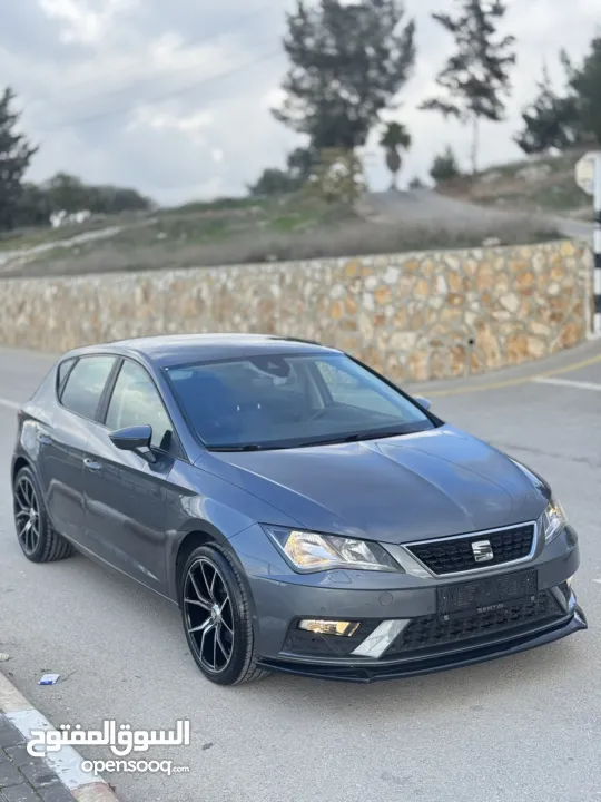 سيات ليون 18/19سيارة بحالة الوكالة شركةاصل الماني  1200 جير عادي فل إضافات عدا الفتحة  سعر مميز كاش