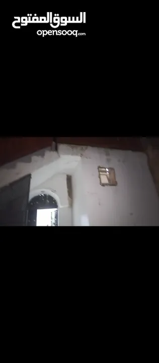 بيت للبيع  بسعر مغري (10000)بلوك 3 بالقرب من مسجد صلاح الدين حارة الخوابي