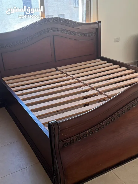 غرفة نوم للبيع مع بوفيه ودرسوار