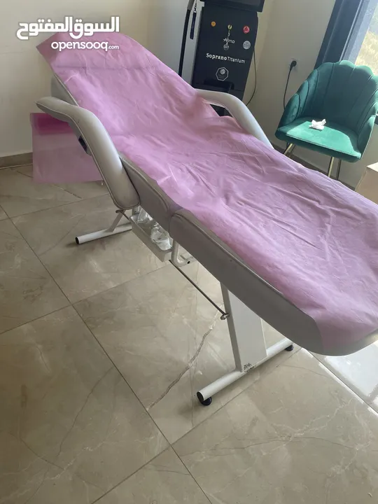 مركز تجميل للبيع