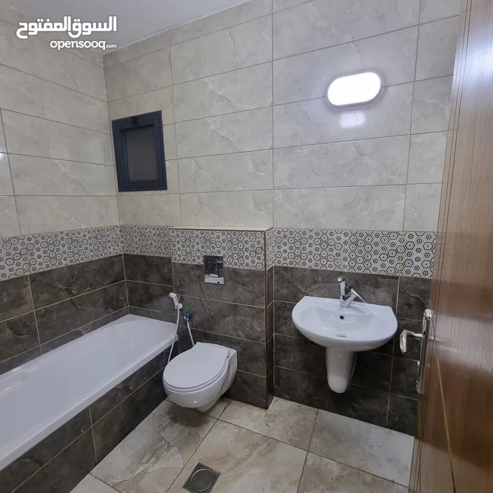 شقة 150 متر للبيع تشطيب سوبر مقابل ديوان الموظفين