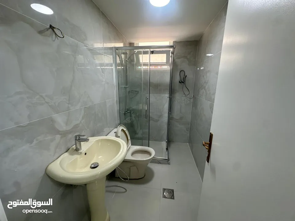 فيلا غير مفروشة للايجار في الصويفية  ( Property 38310 ) سنوي فقط