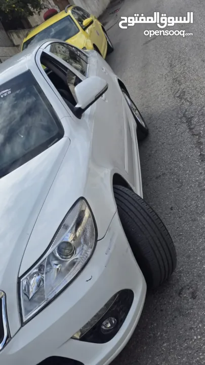 سكودا رمش للبيع بسعر مغري