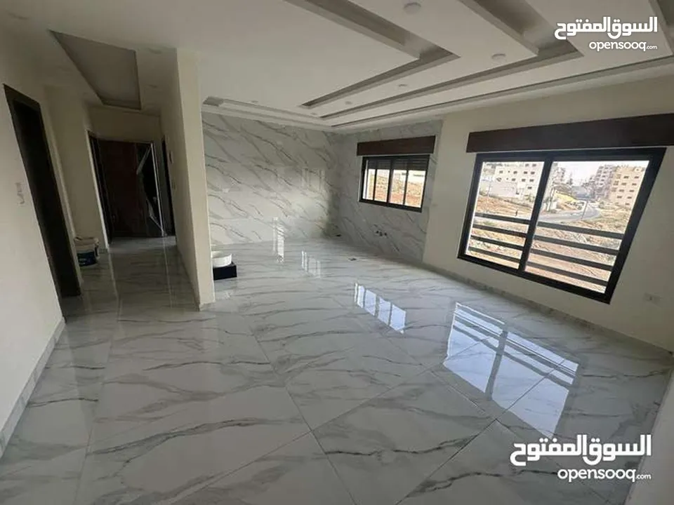 شقة طابق أخير مع روف 235م بتشطيبات مميزة في الجبيهه- حي المنصور/ ref 1772