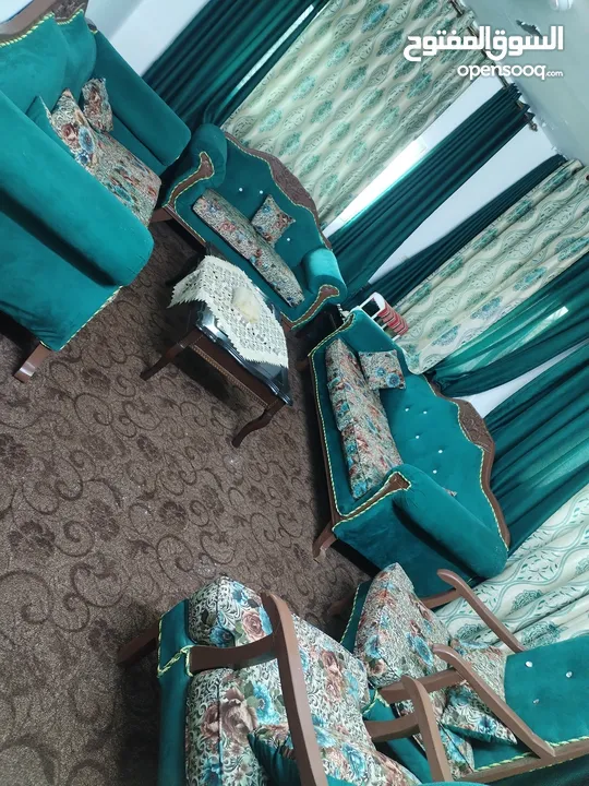 كنب غرفة ضيوف خشب زان استعمل عرسان مع البرادي والطاولات