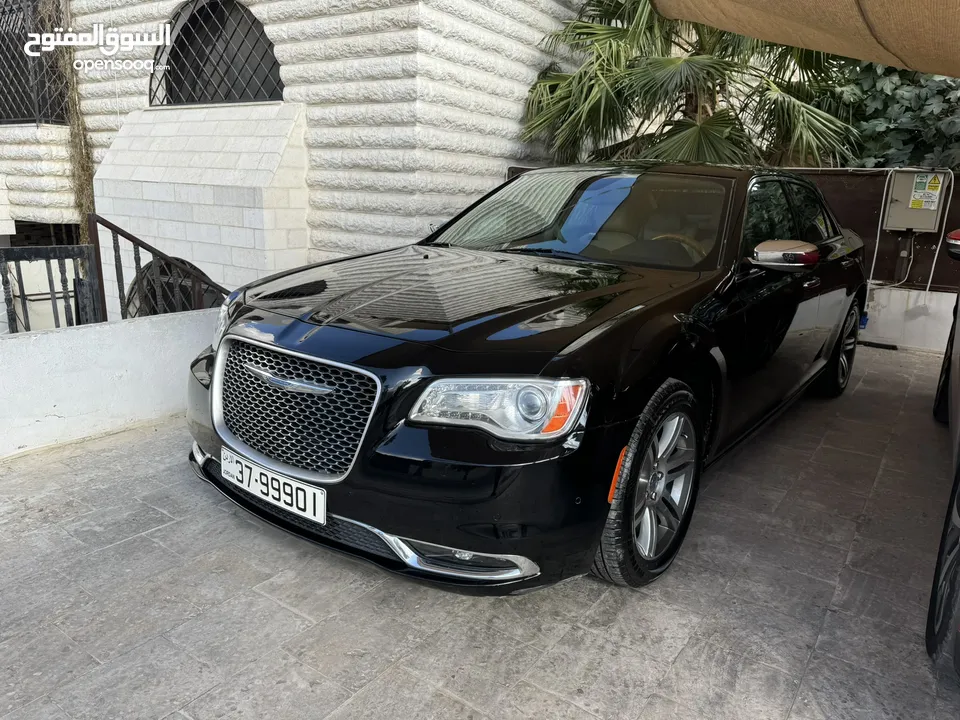 Chrysler c 300 limited 2013 like new