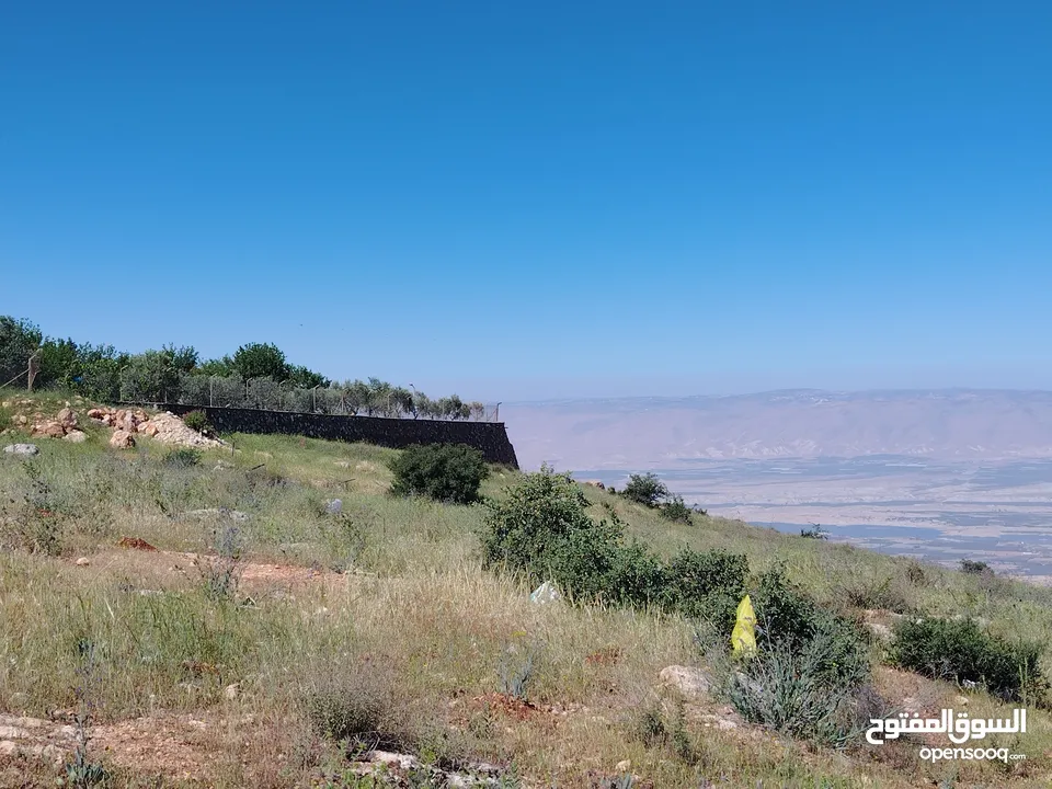 2300 م السلط المغاريب قطعة ملوكية تصلح ل فيلا او مزرعة اطلالة ع الغرب و جبال فلسطين