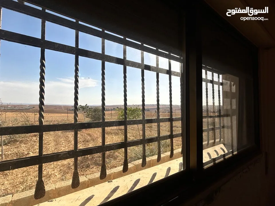 بيت مميز مع مزرعة بالقرب من المطار