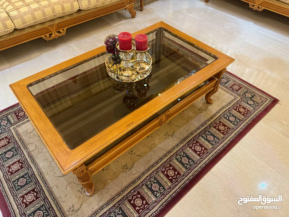 طقم كنب مع طربيزات كامل كنب ممتاز استعمال بسيط