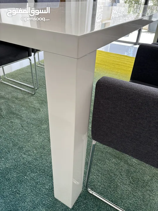 White dining table for sale
