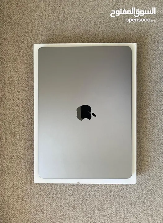 Macbook Air M2, Year 22, 13"6 (Negotiable)