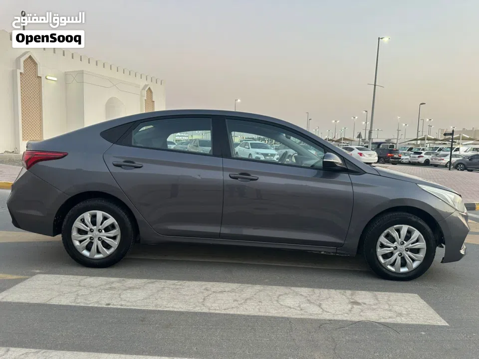 هيونداى أكسنت1600 سى سى موديــل 2018بدون حوادث خليجـــــــــى كشافات ضباب تكييــــف باورسنترلوك