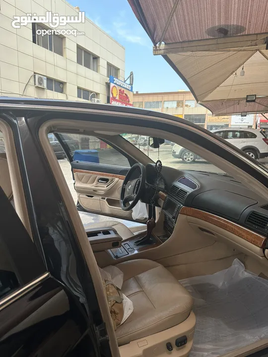 BMW - حجم - 728iL- للبيع